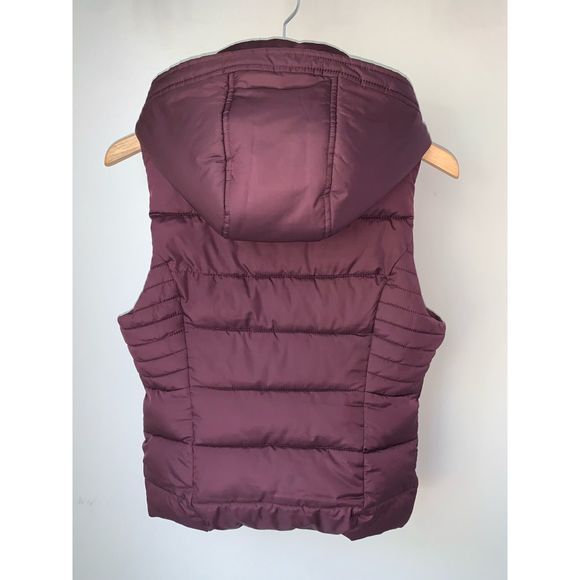 Abercrombie & Fitch Maroon Puffer Vest - Picture 3 of 13